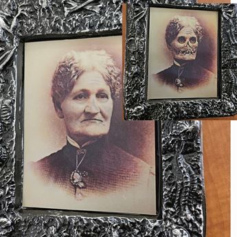 Imagen de Cuadro Mujer Anciana Halloween Lenticular